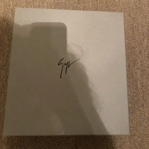 Women’s Designer Sneakers - excellent condition